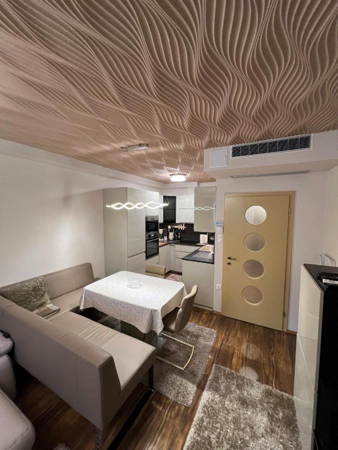 Párizsi Udvar Prémium Apartman Apartamento Debrecen Exterior foto