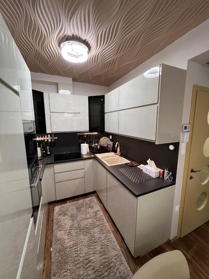 Párizsi Udvar Prémium Apartman Apartamento Debrecen Exterior foto