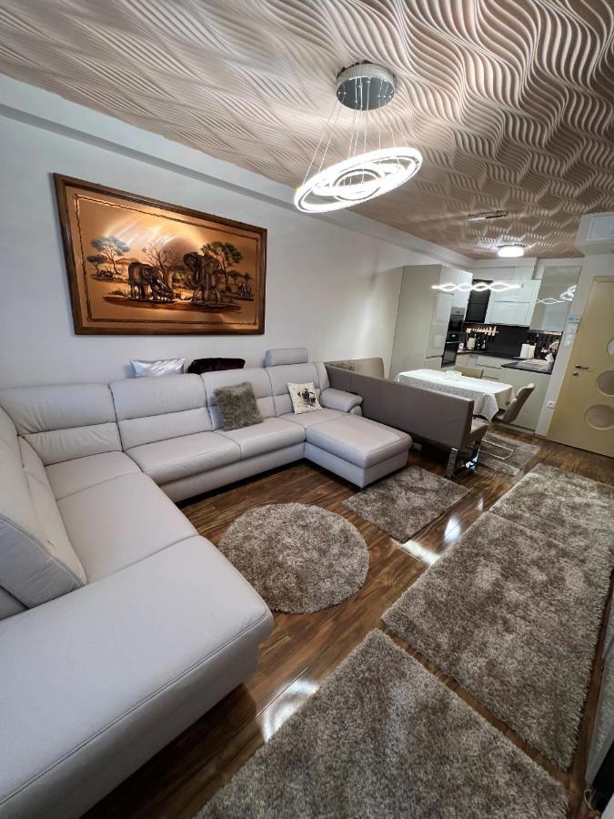 Párizsi Udvar Prémium Apartman Apartamento Debrecen Exterior foto