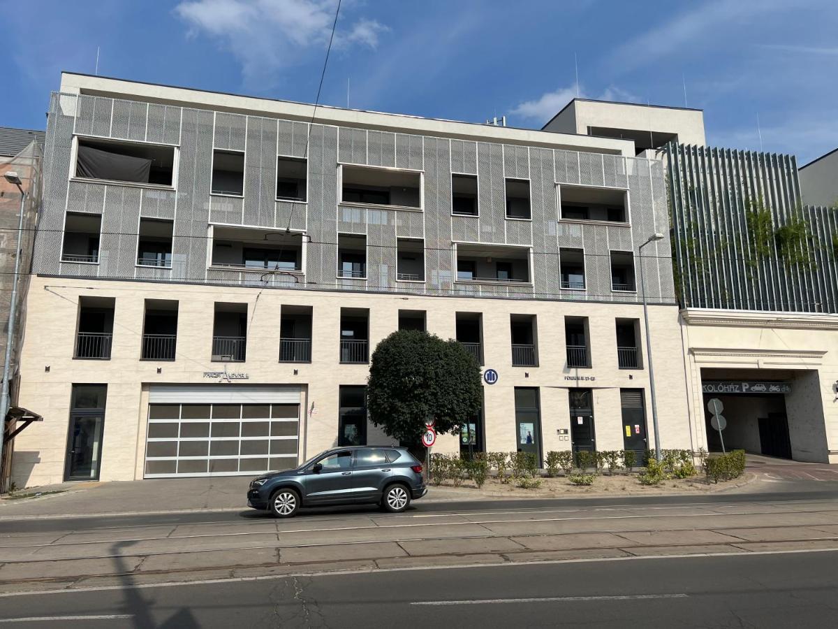 Párizsi Udvar Prémium Apartman Apartamento Debrecen Exterior foto